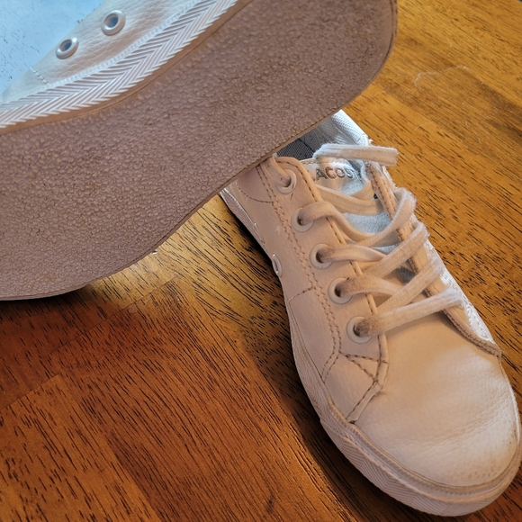 Kids Lacoste Leather Izod Sneakers Sz 